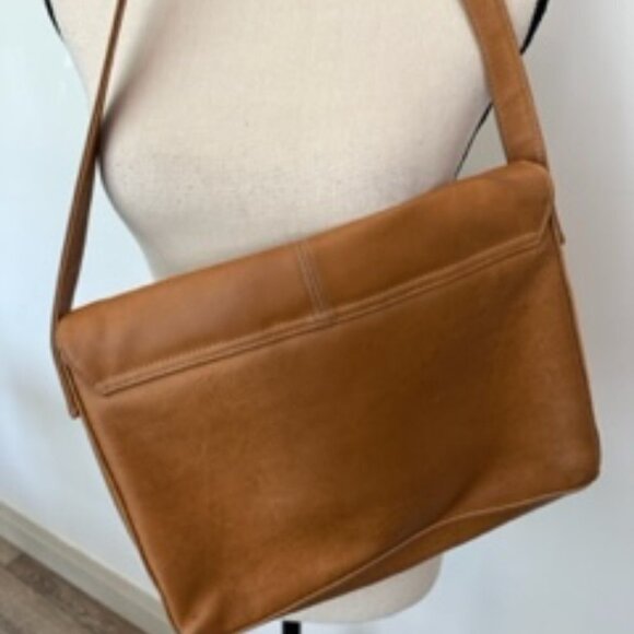 The Stone camel colour purse,  cross body adjustable brown messenger style bag - Picture 5 of 12